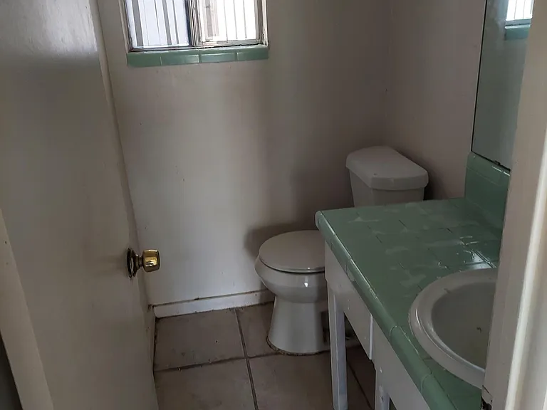 214 Weaver St — Photo 8