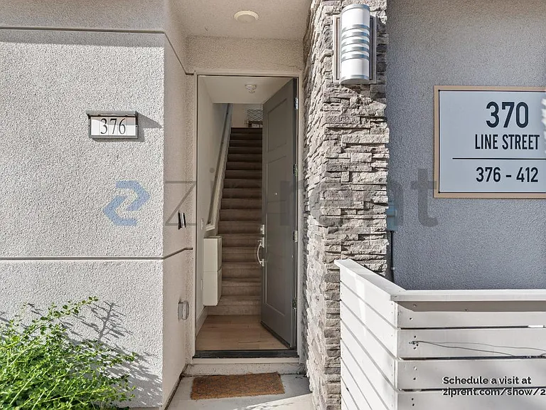 376 Line St — Photo 2