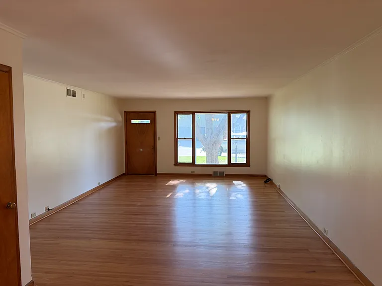 1113 Lincoln Dr — Photo 3