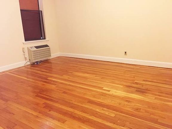 3rd image of 3426 41st St