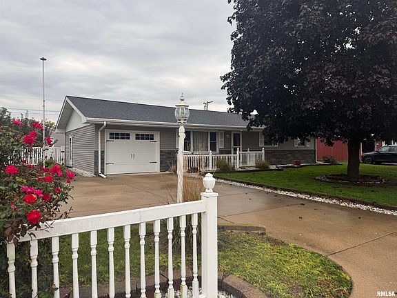 2nd image of 7 S 17th Ave
