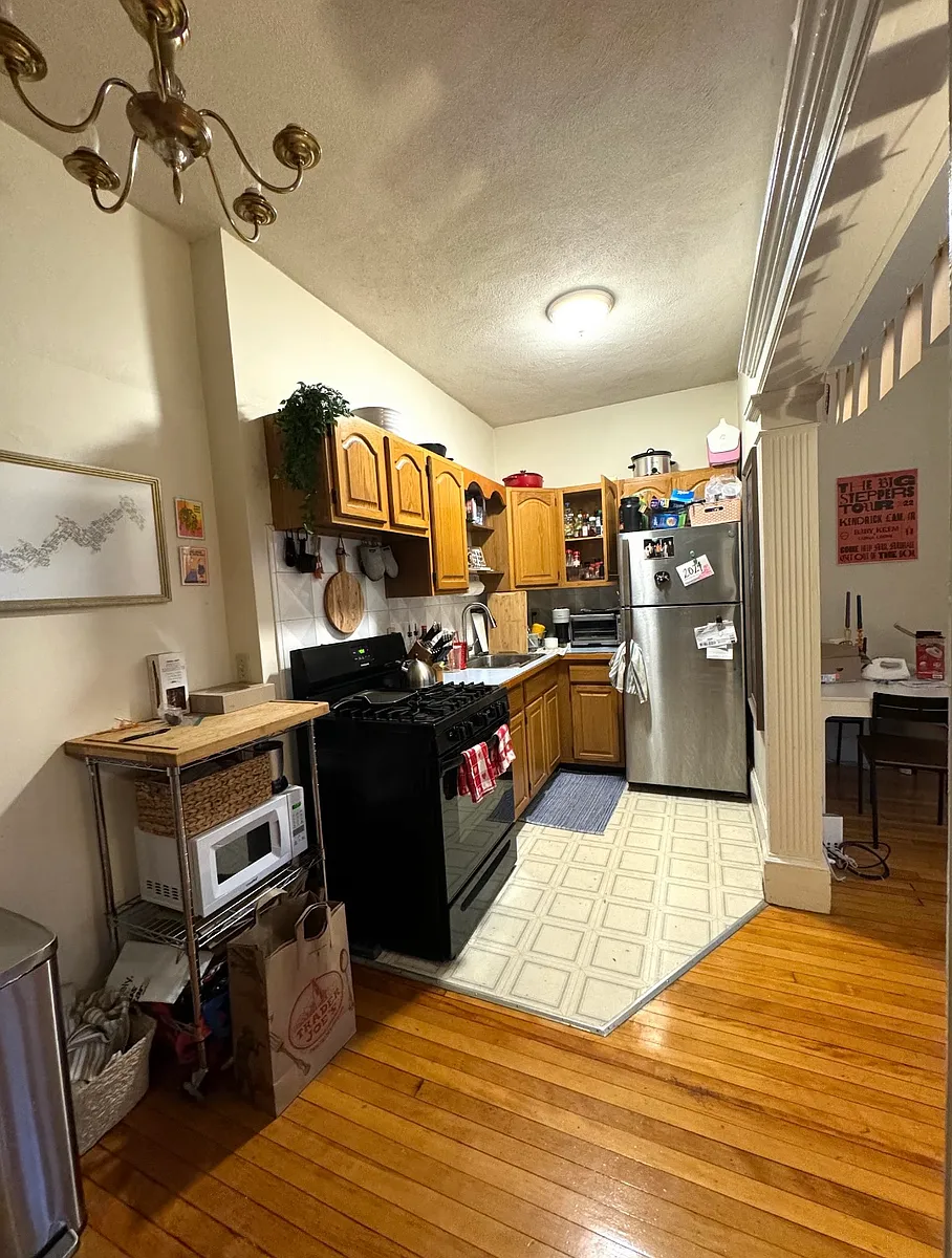 Building Photo - 235 Harvard Ave #5