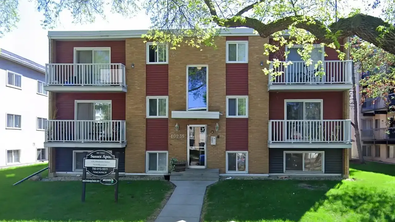 Sussex Apartments — Photo 1