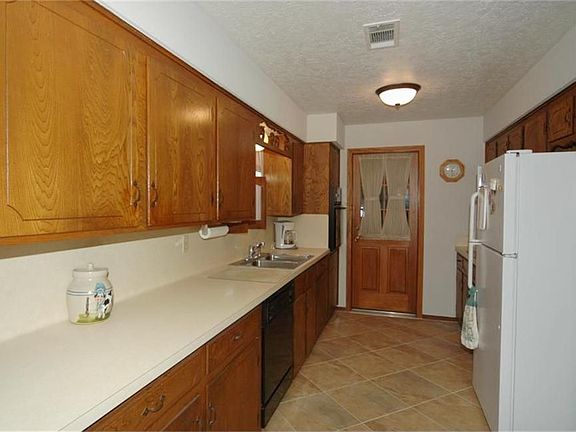 3rd image of 1903 N Fisher Ct