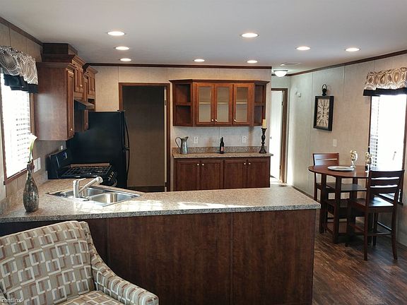 3rd image of 47 Cherry Ln
