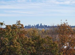 4130 Palisades Pt, Riverside, MO 64150