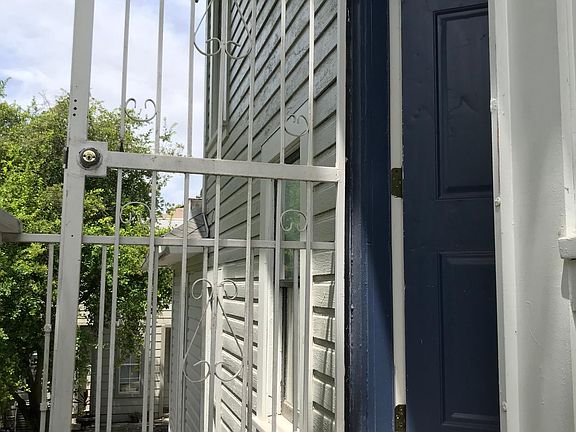 3rd image of 423 W Craig Pl APT 2