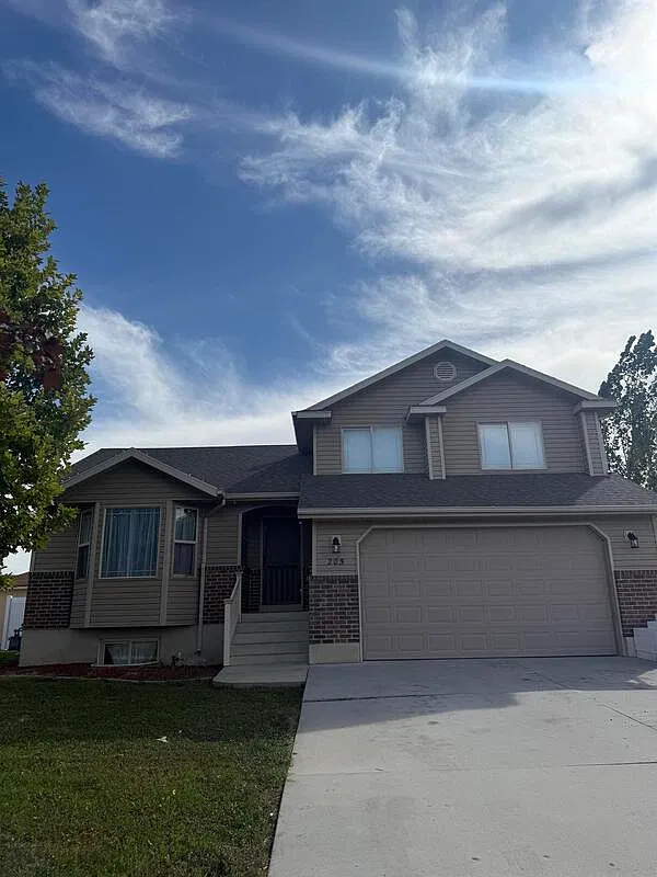 5 bed, 3.0 bath, $2,850 — Photo 1