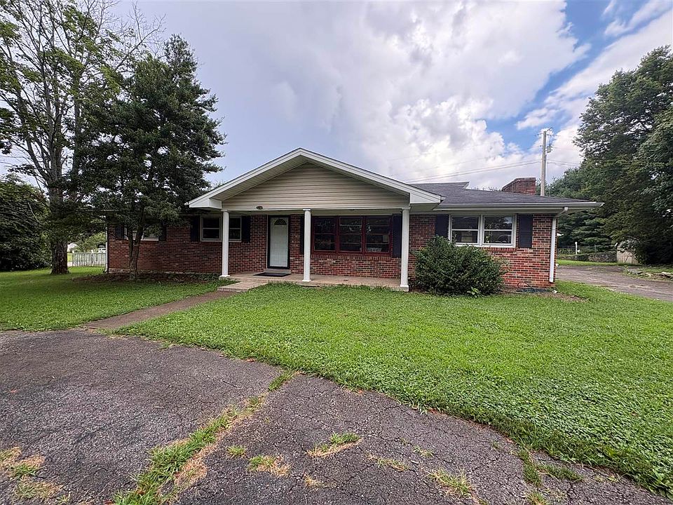 1st image of 642 Willoughby Ln