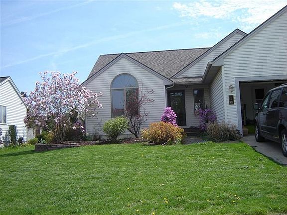 2nd image of 371 Woodland Dr