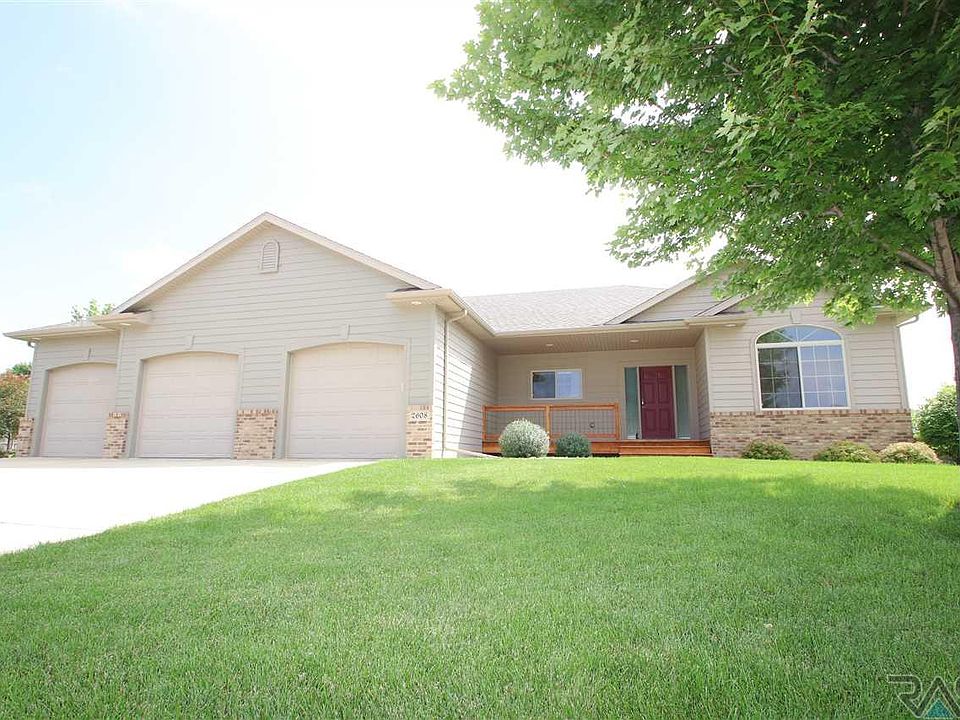1st image of 2608 E Winston Cir