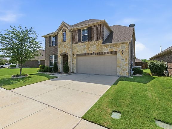 3rd image of 1101 Pinnacle Breeze Dr