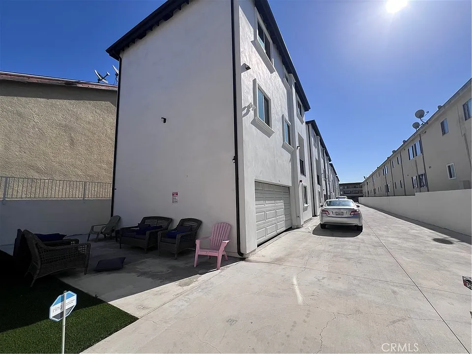 13927 Chadron Ave