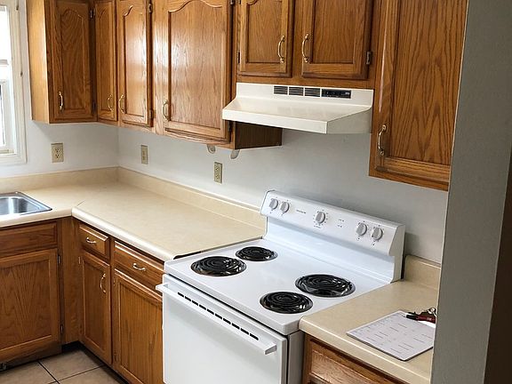 4th image of 1203 N Lincoln St APT B