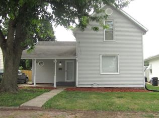 954 E Locust St, Canton, IL 61520