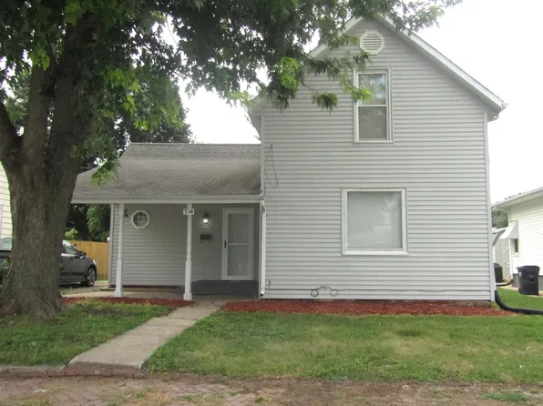 954 E Locust St, Canton, IL 61520