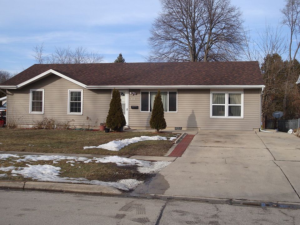 1st image of 812 Surrey Dr
