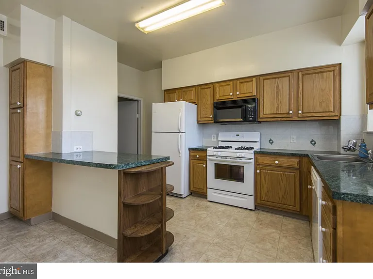 4144 Terrace St — Photo 9