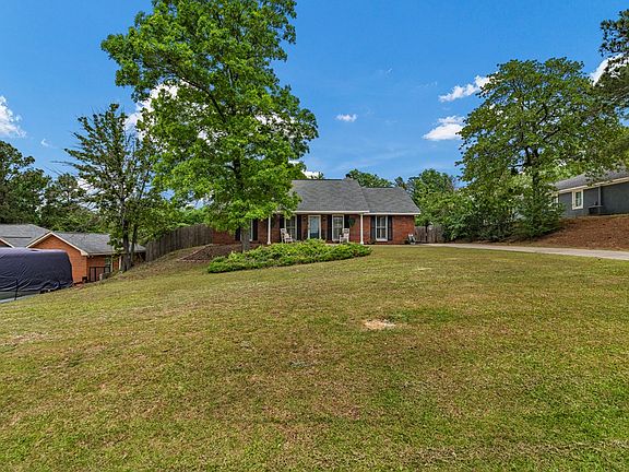 3rd image of 178 Lee Road 850