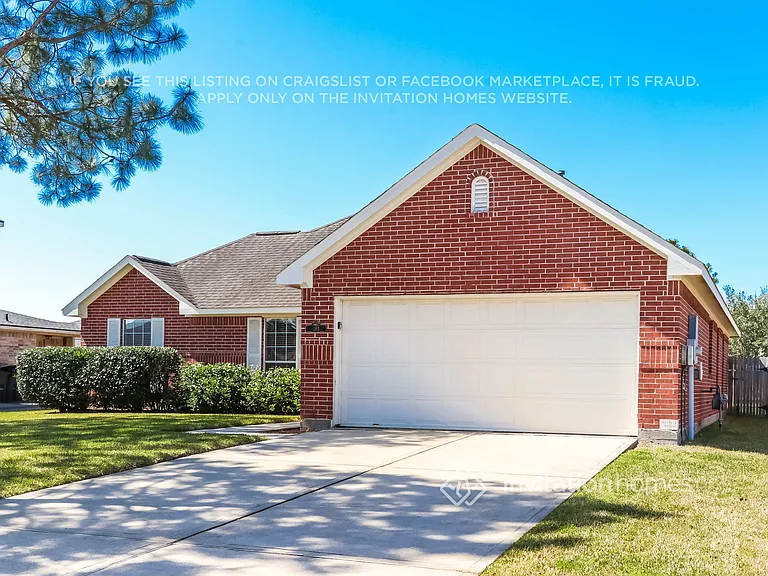383 Hyland Ln — Photo 2