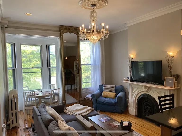 42 Monument Sq — Photo 1