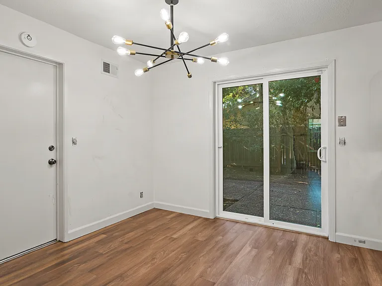 448 Lilac Ct — Photo 15