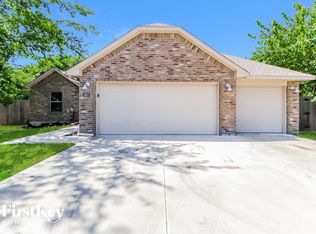 1603 Village Dr, Norman, OK 73071