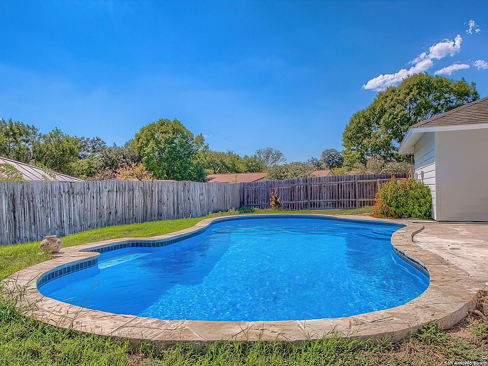1st image of 4602 stoney view