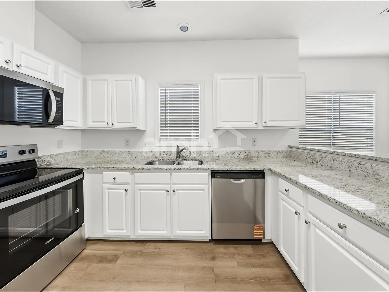 3 bed, 2.0 bath, 1458 sqft, $1,870 — Photo 4