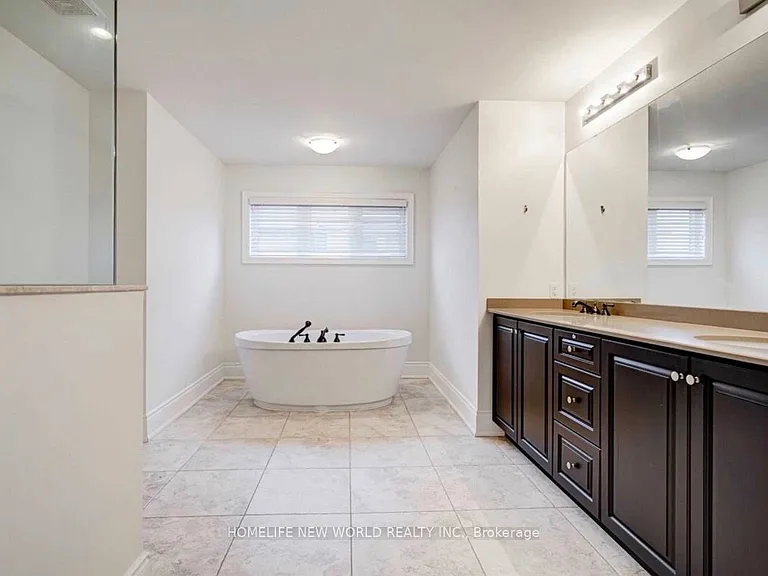 83 Kane Cres — Photo 7