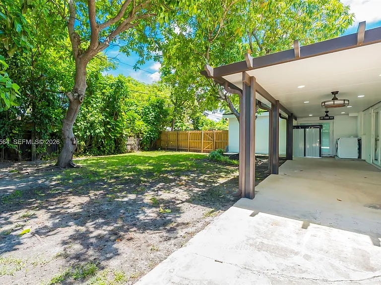 9841 Dominican Dr — Photo 28