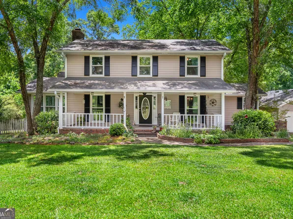 895 Fairplay Dr, Social Circle, GA 30025