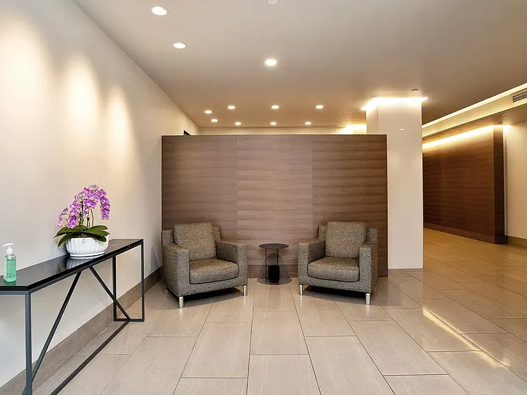 2020 Walnut St #9M — Photo 3