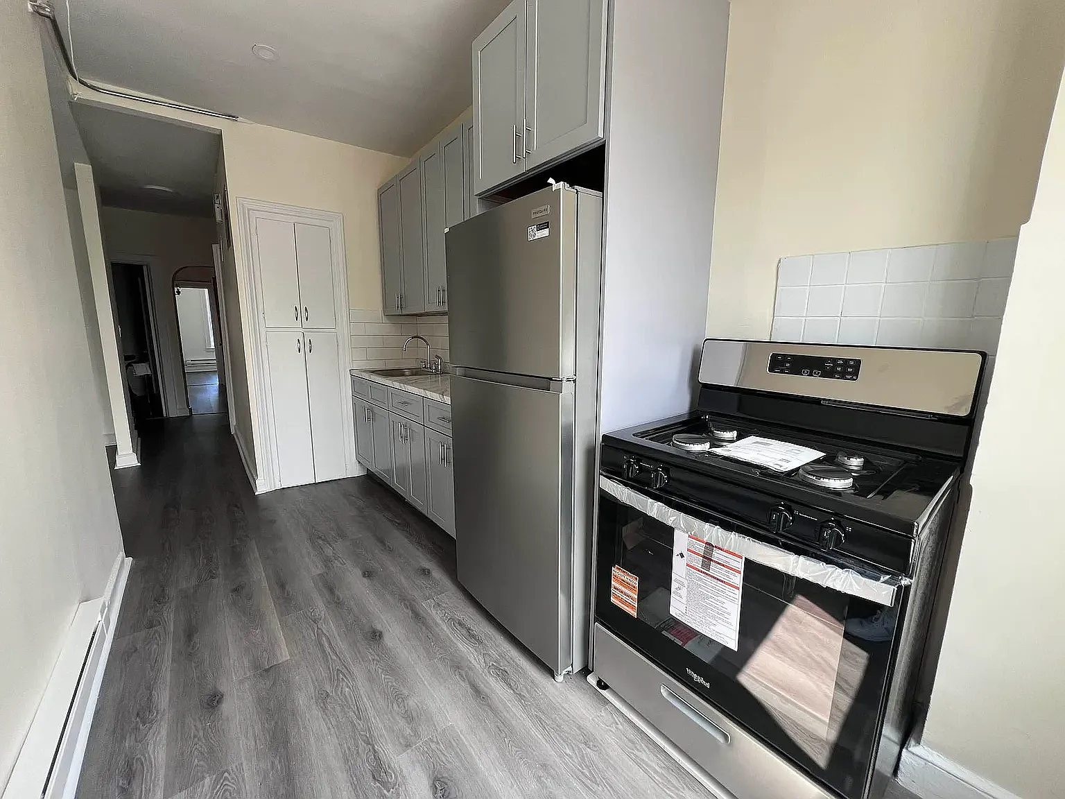 1212 Avenue J — Photo 2