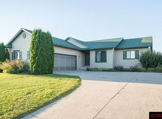 202 Prairie Ln, Janesville, MN 56048