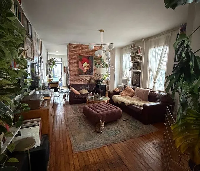 2846 Huntingdon Ave — Photo 1