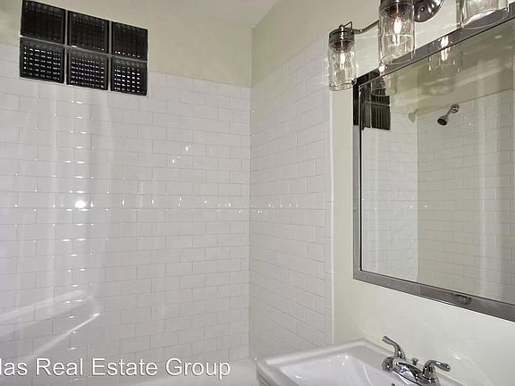 3rd image of 1318 N Marion St #B