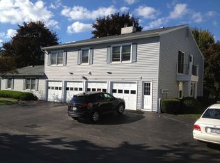 20 Falcon Ln W, Fairport, NY 14450