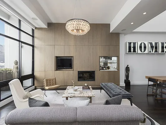 Sold by Sotheby's International Realty | media 27