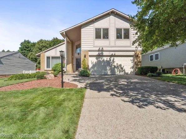 24344 Pinecrest St, Novi, MI 48375