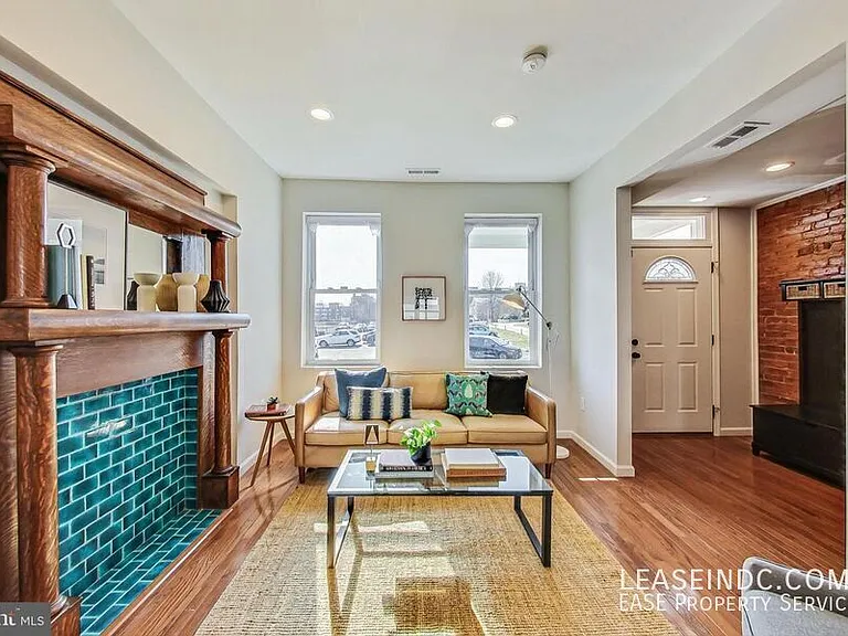 535 Gresham Pl NW — Photo 5
