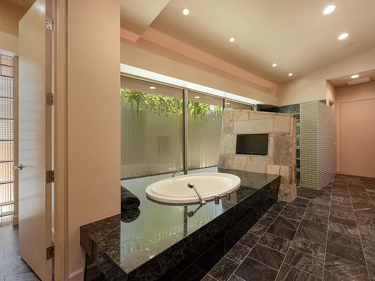 9 Rockcrest Dr — Photo 36