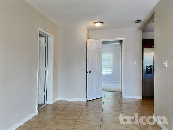 4th image of 1253 Jasmine Way
