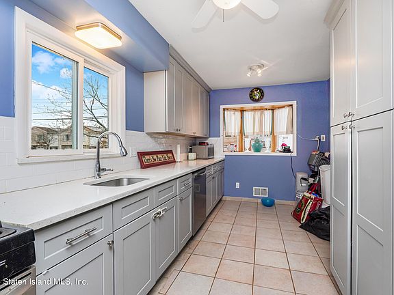 3rd image of 338 Naughton Ave