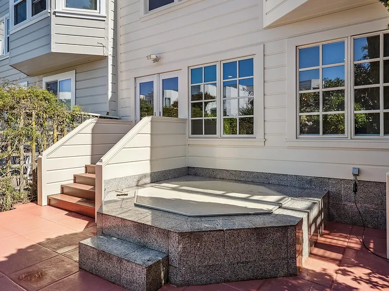Hot tub is not part of lease offering.