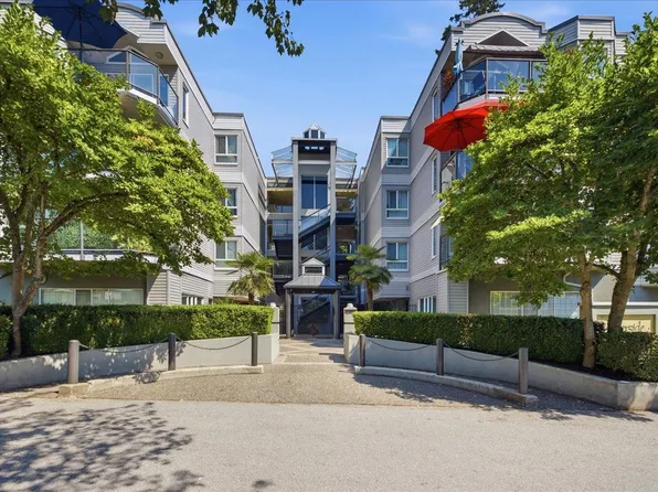 2250 SE Marine Dr #303, Vancouver, BC V5P 2S2