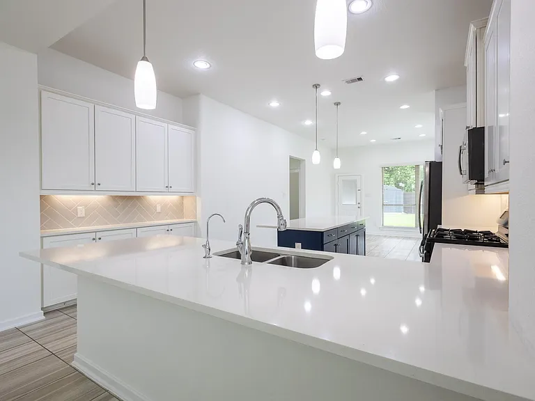 12226 Castano Creek Dr — Photo 5