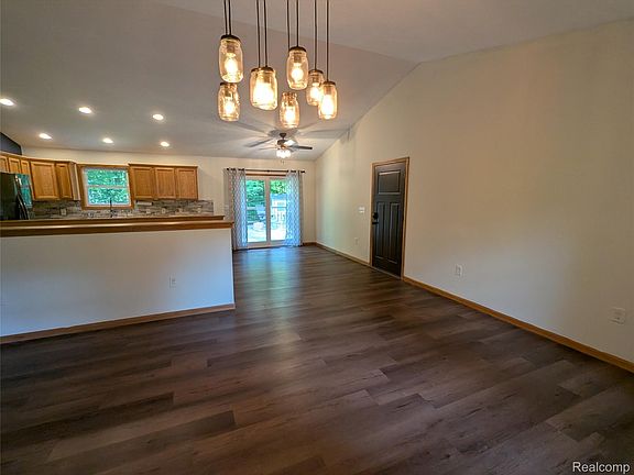 2nd image of 9642 Hummingbird Ct