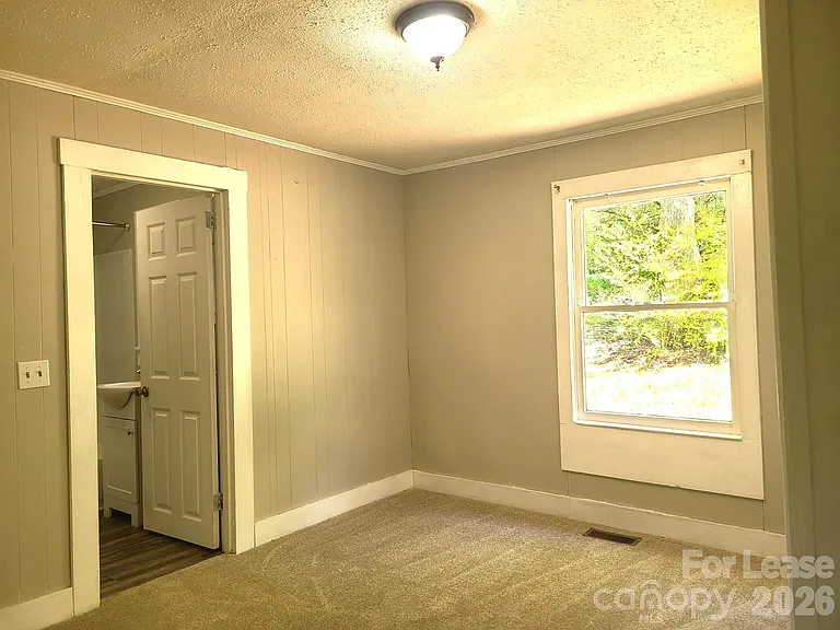 1502 Duncan Dr — Photo 7