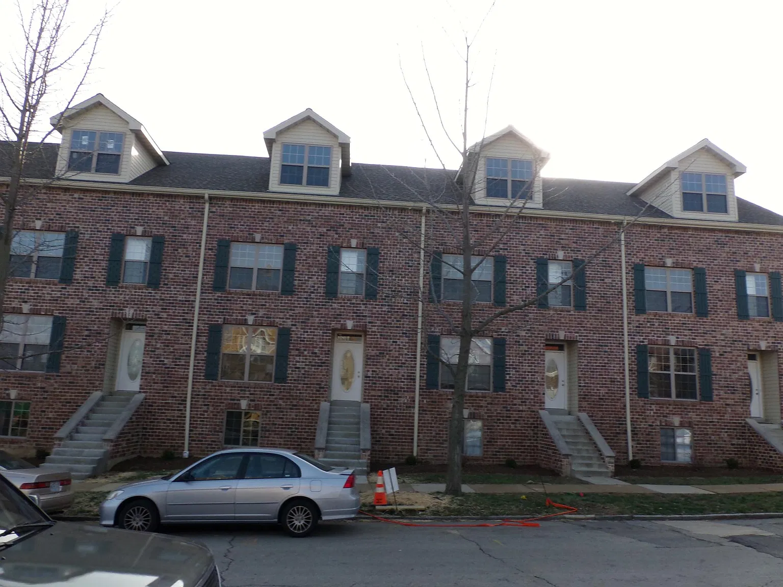 2 bed, 2.5 bath, 1400 sqft, $1,899 — Photo 1